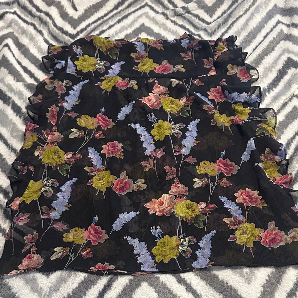PAIGE Black Floral V-Neck Ruffle Sleeve Blouse - Picture 4 of 5